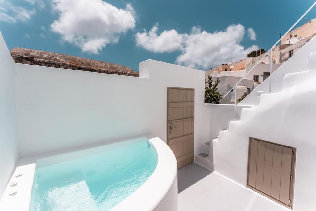 Akri Santorini With Heated Jacuzzi Villa Emporio  Екстериор снимка